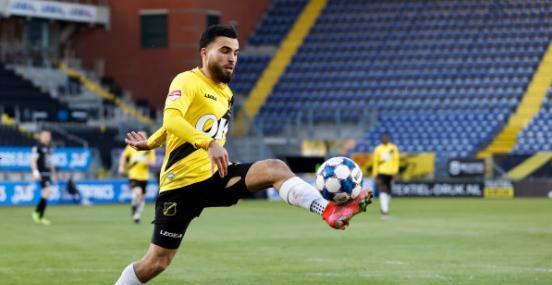 他有理由相 他有理由相