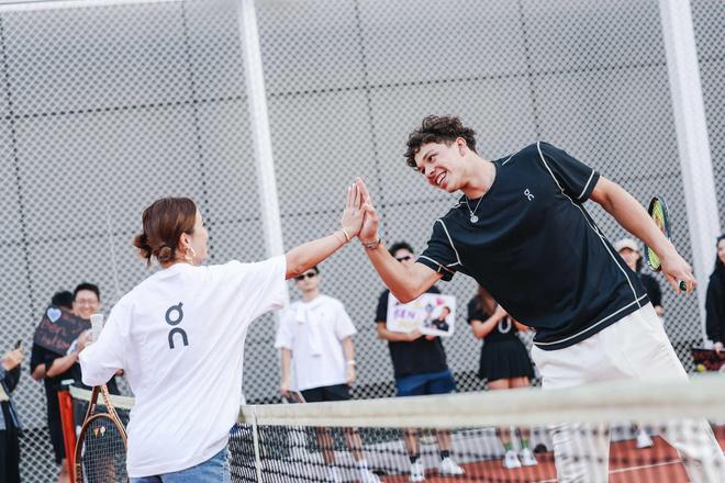 泳运动员来 泳运动员来