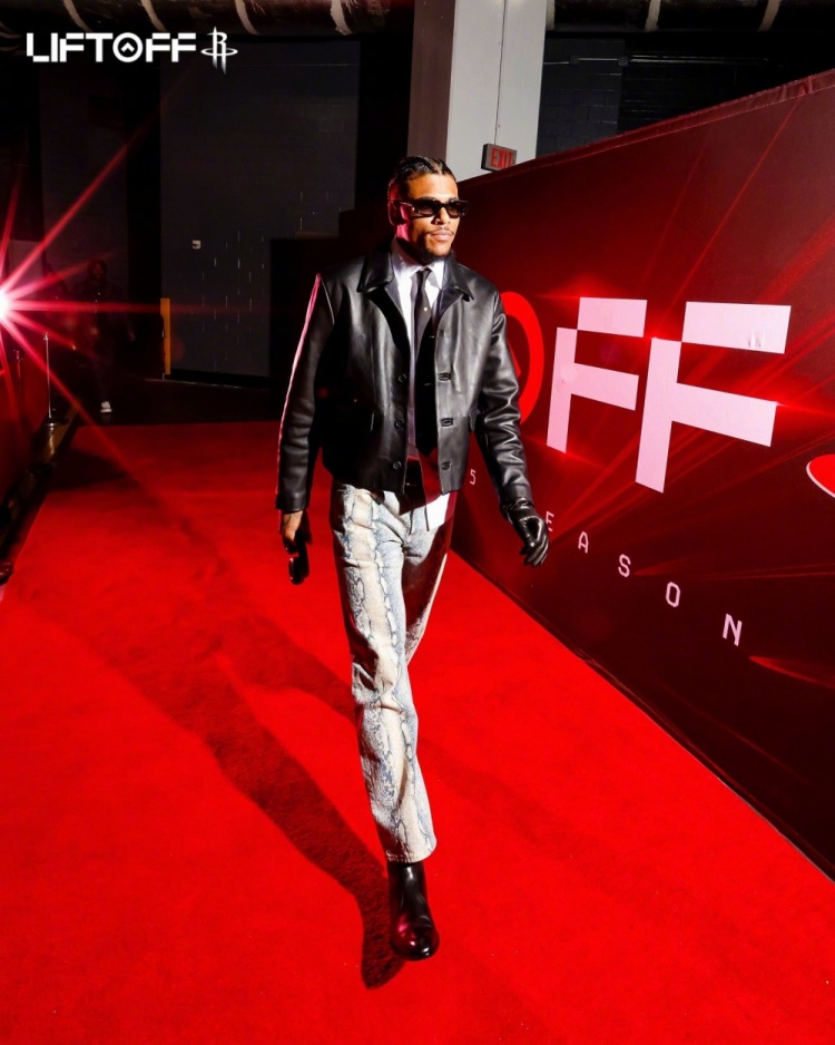 再度踩空 再度踩空